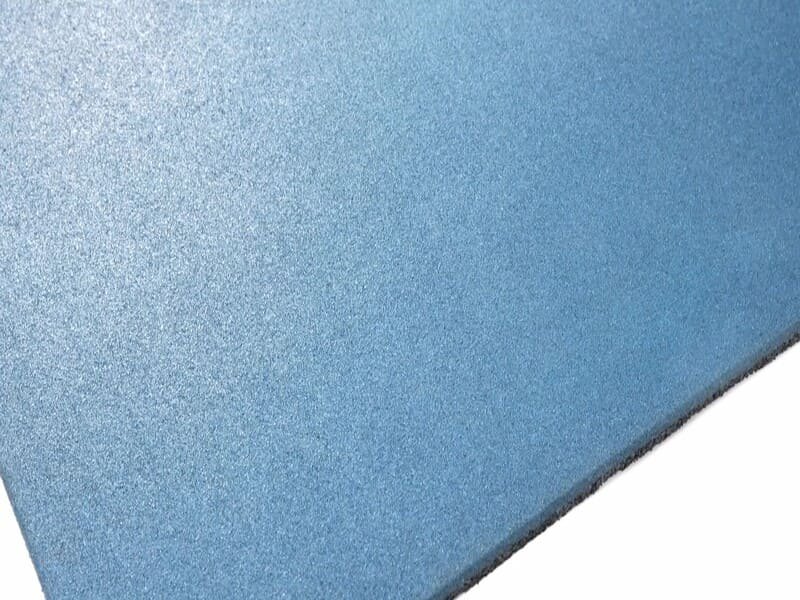 máquina de impactos sobre suelo de caucho